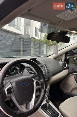 Седан Ford Fiesta 2016 в 
