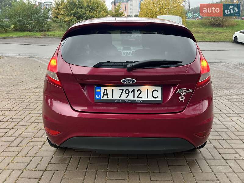 Хетчбек Ford Fiesta 2011 в Києві