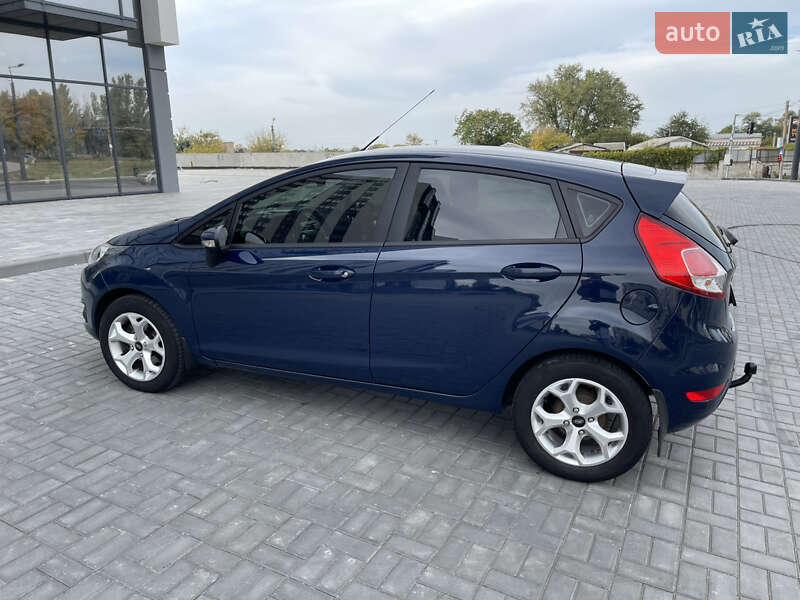 Хэтчбек Ford Fiesta 2016 в Днепре