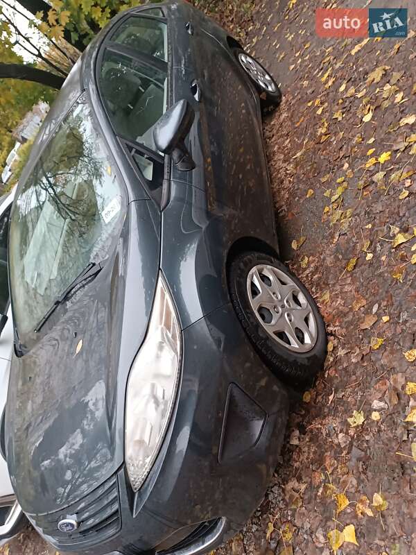 Седан Ford Fiesta 2010 в Киеве