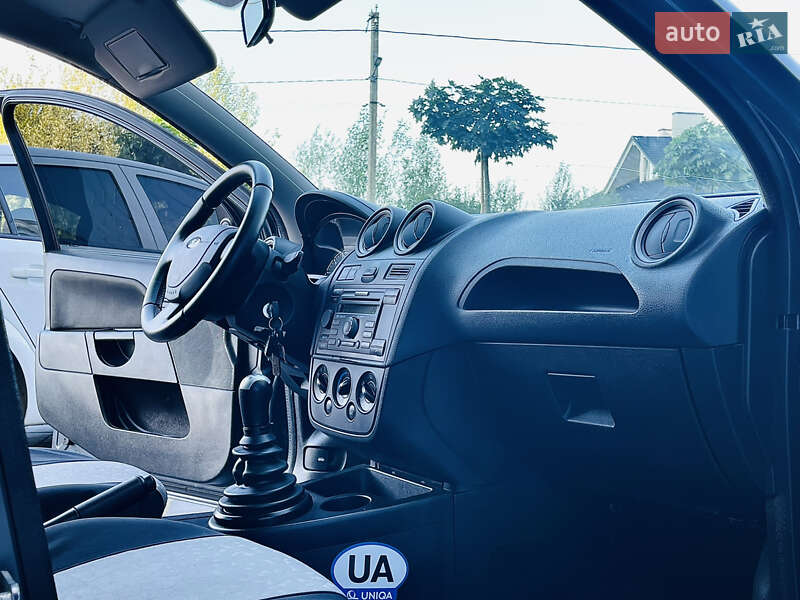 Хэтчбек Ford Fiesta 2007 в Трускавце