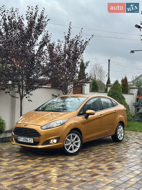 Седан Ford Fiesta 2015 в Виннице