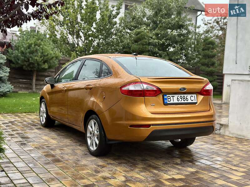 Седан Ford Fiesta 2015 в Виннице