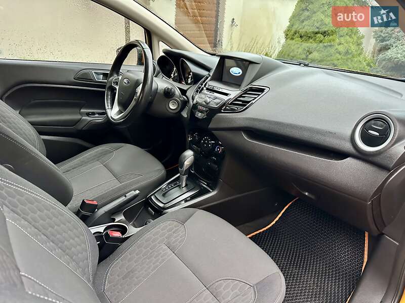 Седан Ford Fiesta 2015 в Виннице