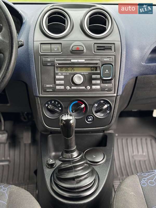 Хэтчбек Ford Fiesta 2007 в Киеве