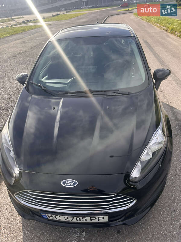 Хэтчбек Ford Fiesta 2015 в Львове