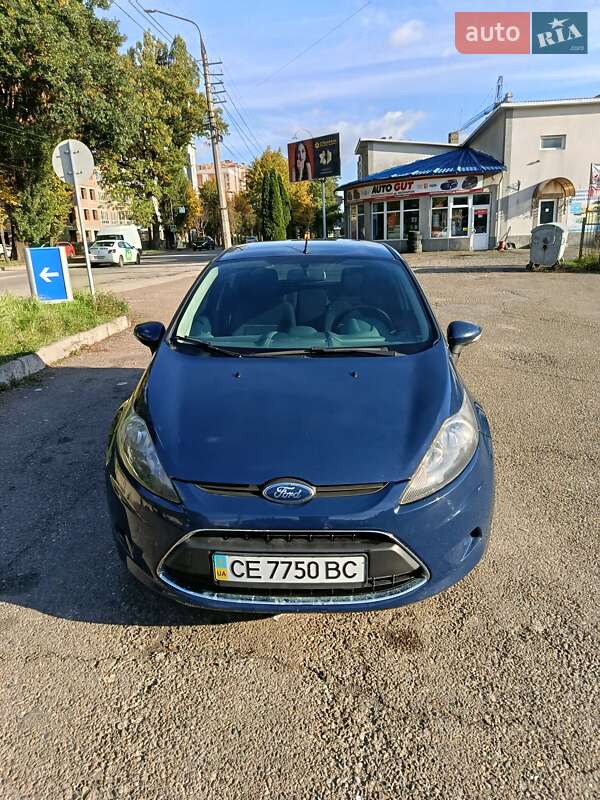 Хэтчбек Ford Fiesta 2011 в 