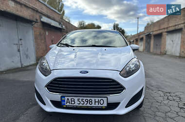 Хетчбек Ford Fiesta 2017 в  фото 2 Хетчбек Ford Fiesta 2017 в