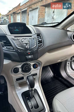 Хетчбек Ford Fiesta 2017 в  фото 20 Хетчбек Ford Fiesta 2017 в
