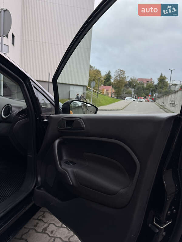 Седан Ford Fiesta 2017 в Львові