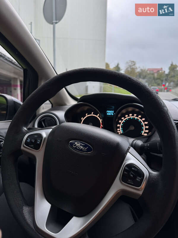 Седан Ford Fiesta 2017 в Львові