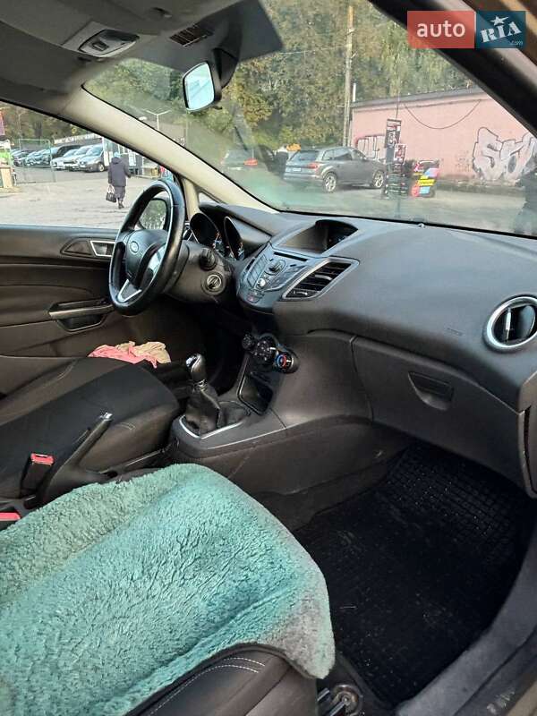 Хэтчбек Ford Fiesta 2013 в Хмельницком