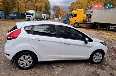 Хэтчбек Ford Fiesta 2012 в 