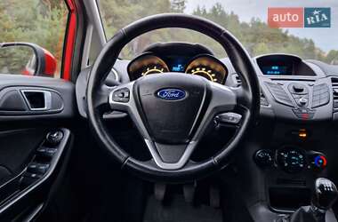 Хэтчбек Ford Fiesta 2013 в 