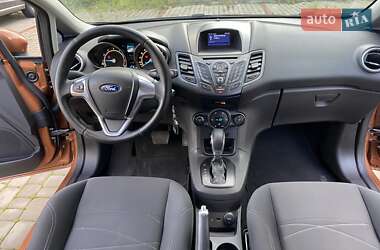 Хэтчбек Ford Fiesta 2015 в 