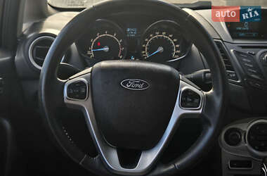 Хэтчбек Ford Fiesta 2014 в 