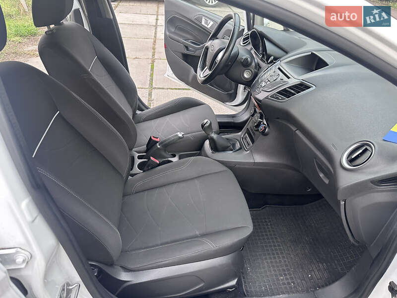 Хэтчбек Ford Fiesta 2016 в Киеве фото 23 Хэтчбек Ford Fiesta 2016 в Киеве