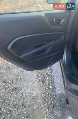 Седан Ford Fiesta 2013 в 