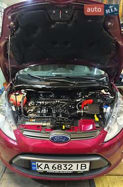 Хэтчбек Ford Fiesta 2011 в 