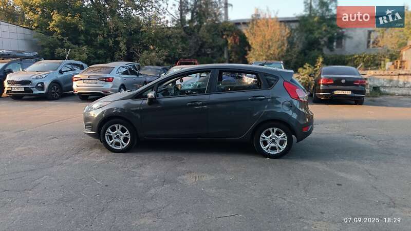 Хэтчбек Ford Fiesta 2016 в Киеве