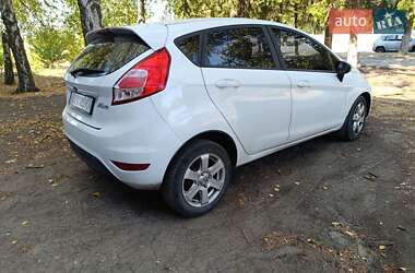 Хетчбек Ford Fiesta 2013 в 