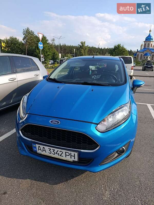 Хэтчбек Ford Fiesta 2016 в Киеве