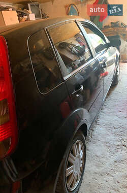 Хэтчбек Ford Fiesta 2002 в  фото 26 Хэтчбек Ford Fiesta 2002 в