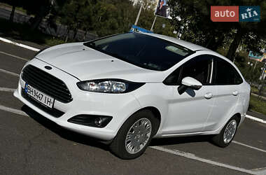 Седан Ford Fiesta 2014 в 