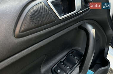 Седан Ford Fiesta 2014 в 