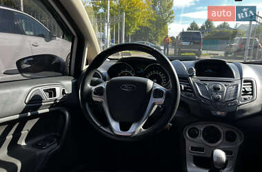 Седан Ford Fiesta 2014 в 