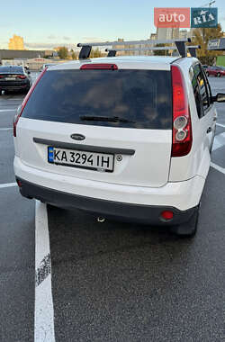 Хэтчбек Ford Fiesta 2007 в 