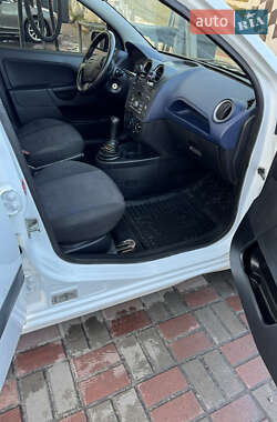 Хэтчбек Ford Fiesta 2007 в 