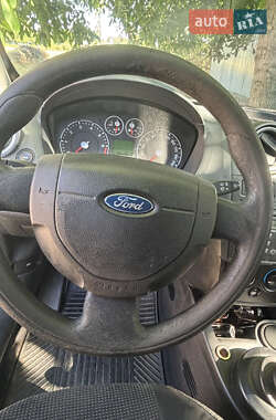 Хетчбек Ford Fiesta 2006 в 