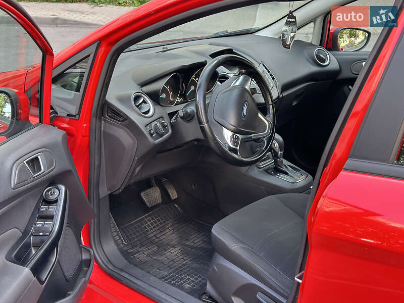 Хэтчбек Ford Fiesta 2016 в Чернигове