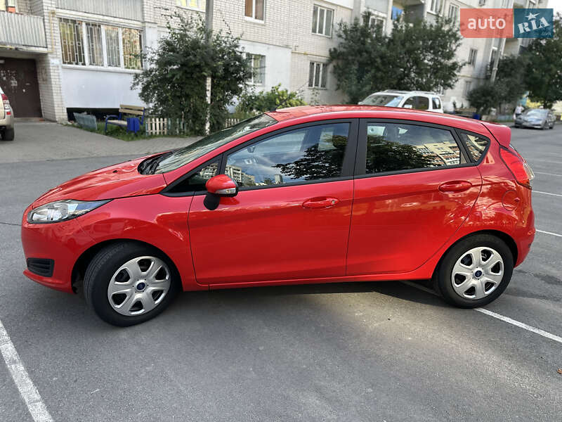 Хэтчбек Ford Fiesta 2016 в Чернигове