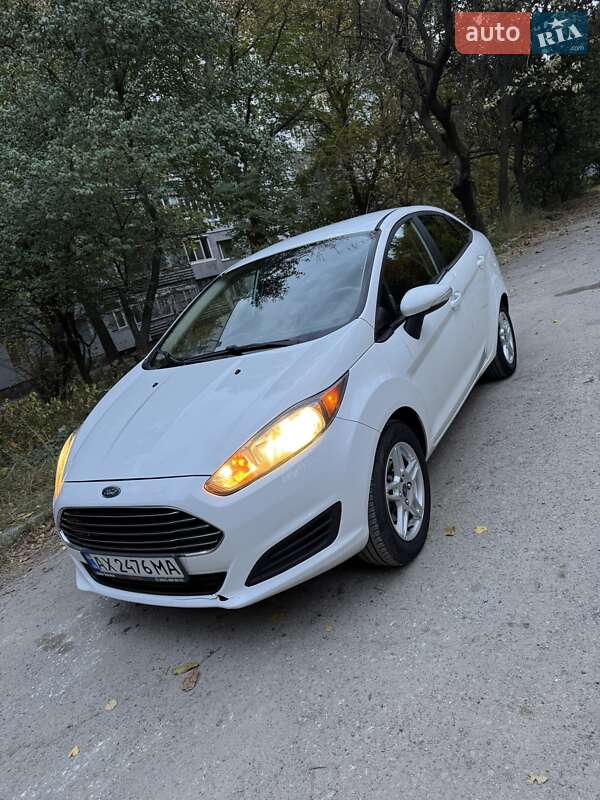 Седан Ford Fiesta 2018 в Днепре