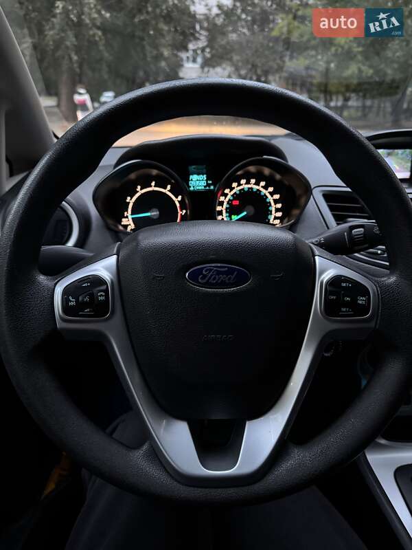 Седан Ford Fiesta 2018 в Днепре