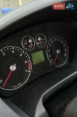 Хетчбек Ford Fiesta 2006 в 