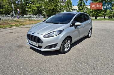 Хэтчбек Ford Fiesta 2019 в 