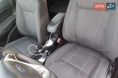 Хэтчбек Ford Fiesta 2018 в 