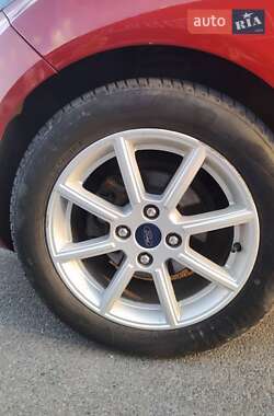 Хэтчбек Ford Fiesta 2018 в 