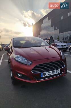 Хэтчбек Ford Fiesta 2018 в 