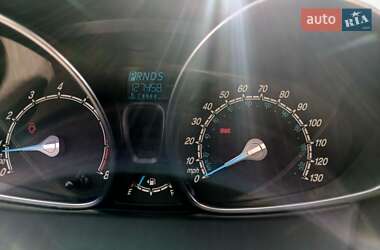 Седан Ford Fiesta 2014 в  фото 3 Седан Ford Fiesta 2014 в