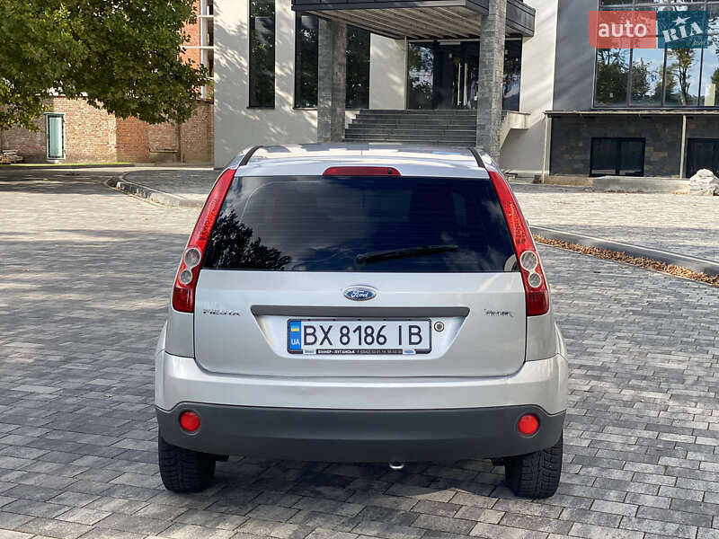 Хетчбек Ford Fiesta 2007 в Мукачевому