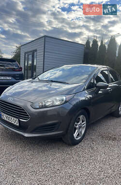 Хэтчбек Ford Fiesta 2018 в 