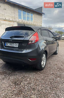 Хэтчбек Ford Fiesta 2018 в 