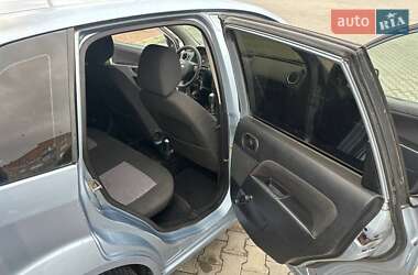 Хэтчбек Ford Fiesta 2005 в 