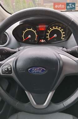 Хэтчбек Ford Fiesta 2009 в 