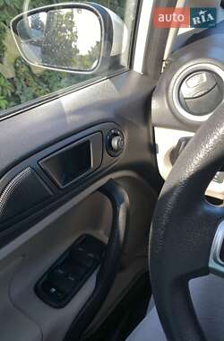 Седан Ford Fiesta 2018 в 