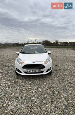 Седан Ford Fiesta 2016 в Рогатині